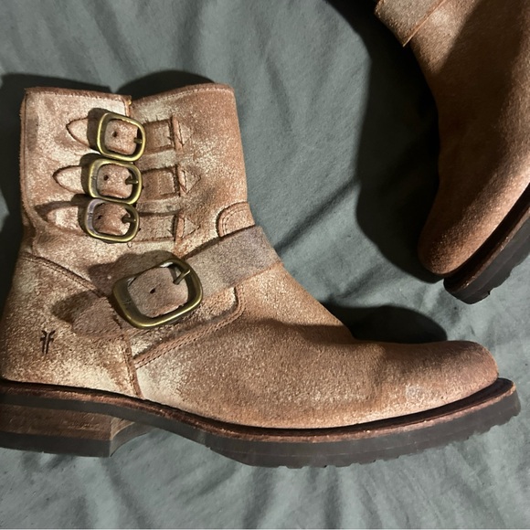 Frye Veronica Distressed Leather Womens Size 7.5 B Belted Short Boots 3470581CHO - Picture 2 of 9